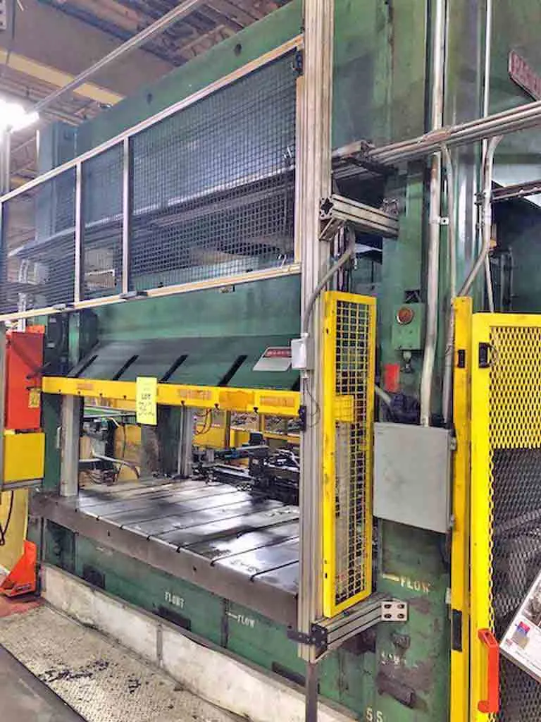 300 Ton Pacific Hydraulic Press - Side profile showing frame height