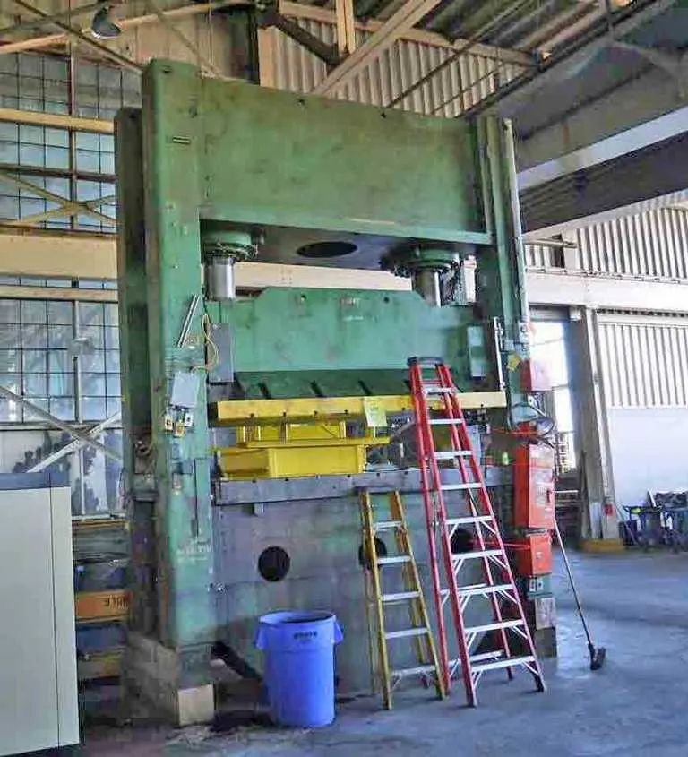 600 Ton Pacific Hydraulic Press - Serial plate and specifications