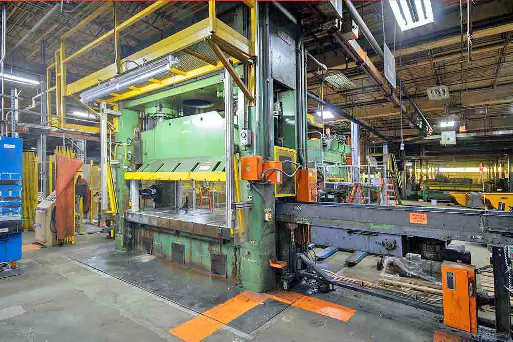 600 Ton Pacific Hydraulic Press - Side profile showing 26 foot height