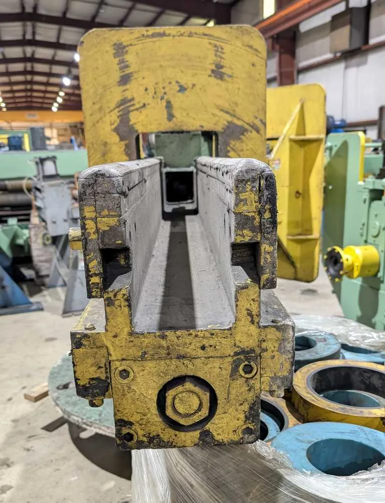 Paxson slitting line - entry separator tooling bar