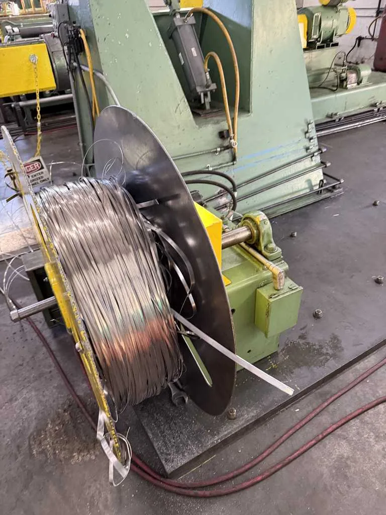 Stamco slitting line - scrap winder with level wind