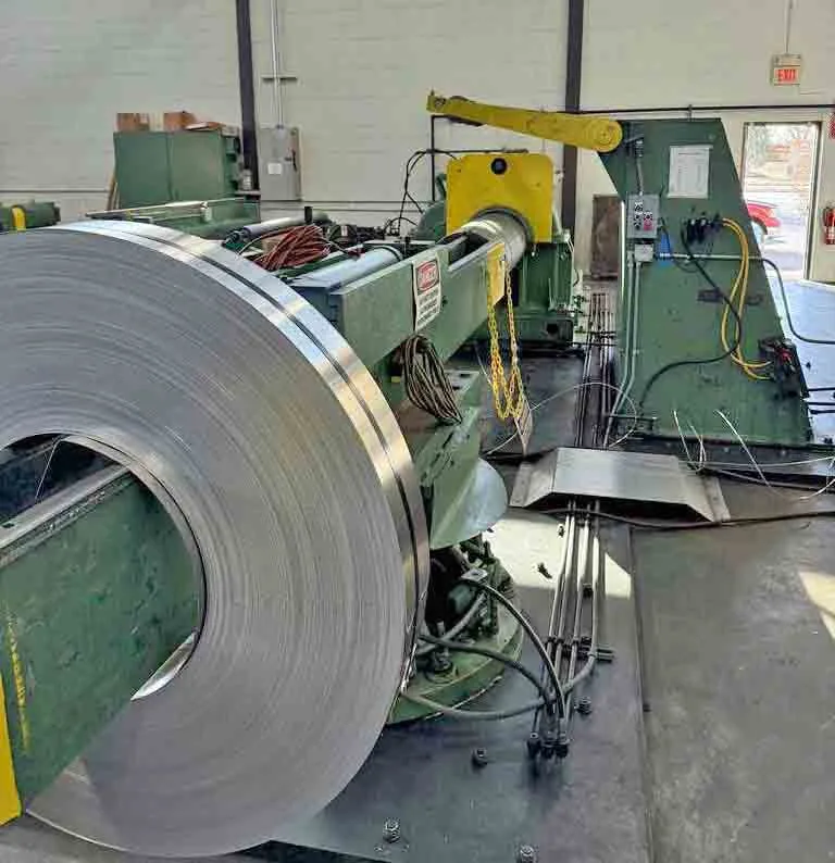 Stamco slitting line - uncoiler loaded with steel coil